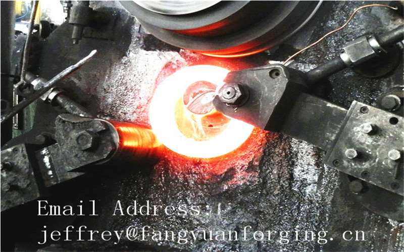 गियर बॉक्स गर्म जाली हीट ट्रीटमेंट किसी न किसी मशीनरी के लिए 8822H मिश्र धातु इस्पात फोर्जिंग गियर शाफ्ट अंगूठी