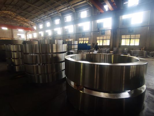 गर्मी उपचार QT फोल्डेड स्टील रिंग 1000 से 7800 मिमी आयामी सटीकता प्रदान करते हैं संरचनात्मक और भारी शुल्क औद्योगिक के लिए आदर्श